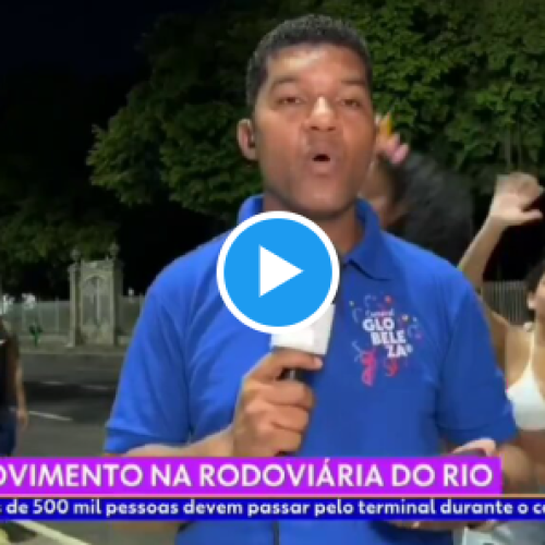 Repórter é atacado e tem celular roubado em entrada ao vivo no Carnaval; Veja vídeo!